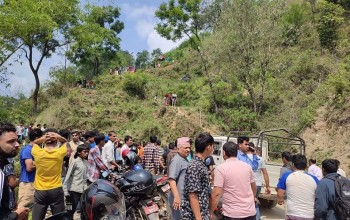 स्याङ्जामा मतदाता बोकेको जिप दुर्घटना हुँदा १३ जनाको मृत्य, १० जना घाइते 